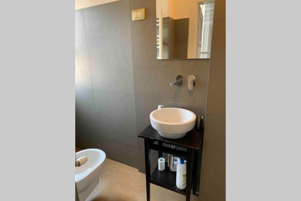 Appartamento Splendido Con Tutti Servizi In Zona Navigli Milano Ngoại thất bức ảnh